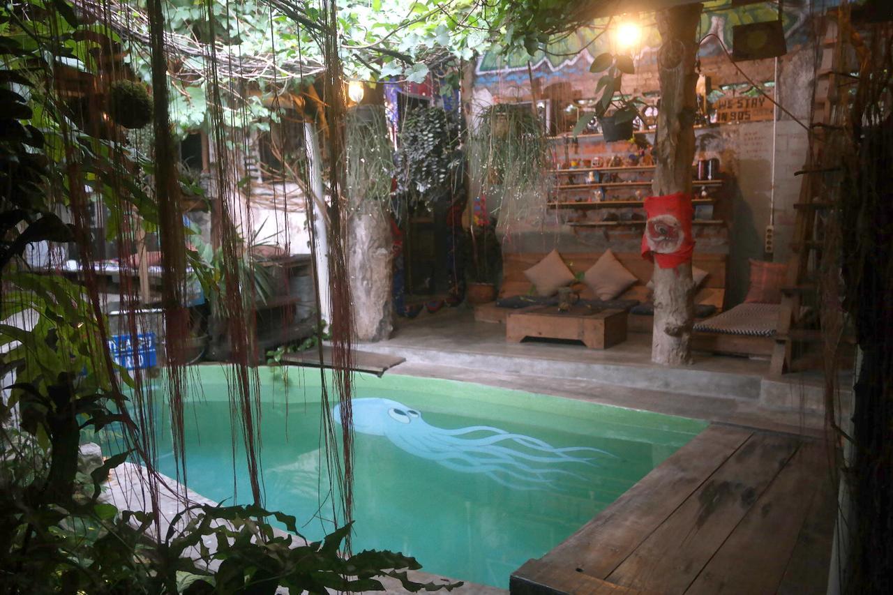 Abrakadabra! Artbnb ยอกยาการ์ตา ภายนอก รูปภาพ