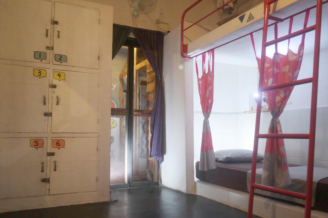 Abrakadabra! Artbnb ยอกยาการ์ตา ภายนอก รูปภาพ