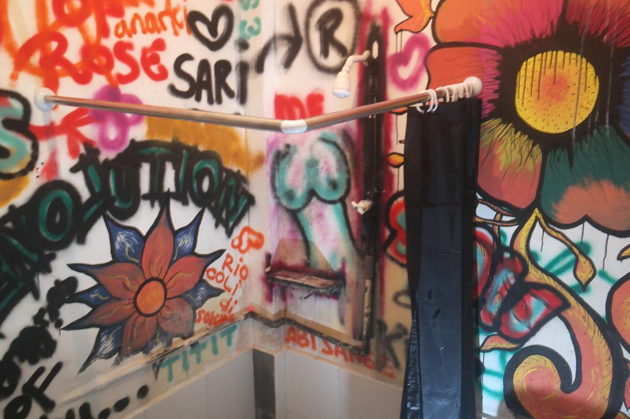 Abrakadabra! Artbnb ยอกยาการ์ตา ภายนอก รูปภาพ
