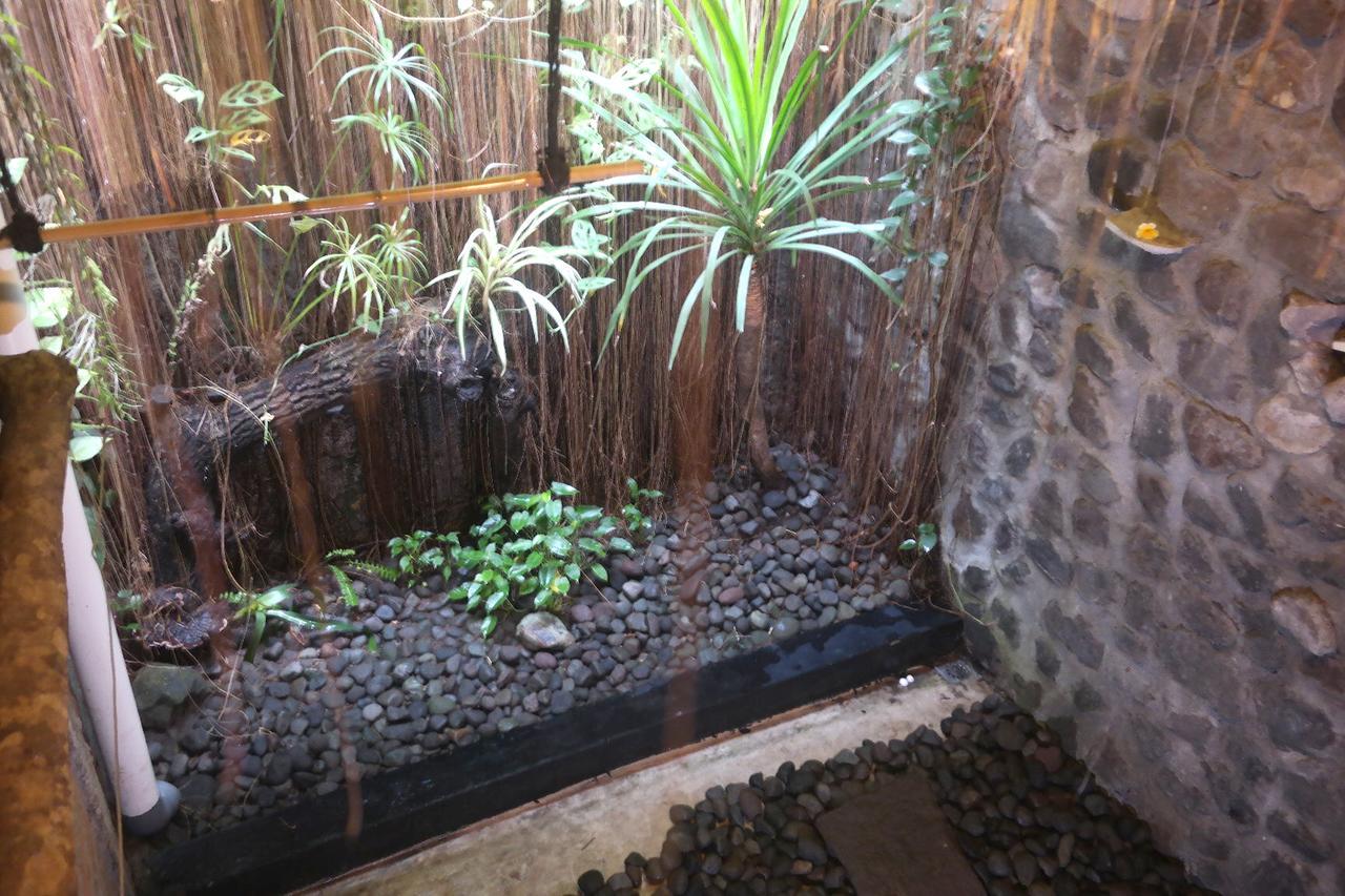 Abrakadabra! Artbnb ยอกยาการ์ตา ภายนอก รูปภาพ