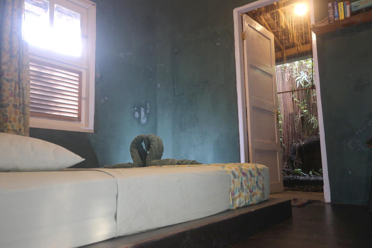 Abrakadabra! Artbnb ยอกยาการ์ตา ภายนอก รูปภาพ