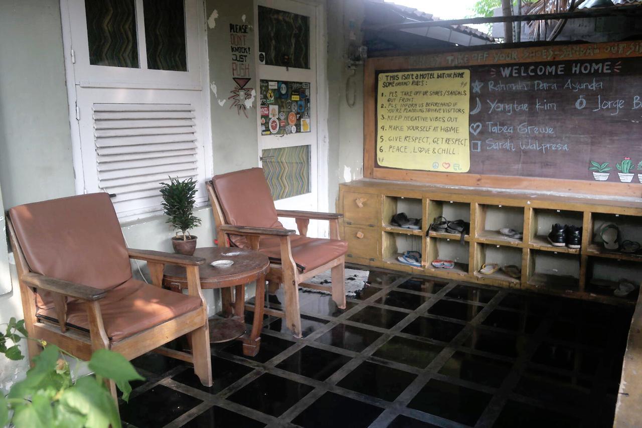 Abrakadabra! Artbnb ยอกยาการ์ตา ภายนอก รูปภาพ