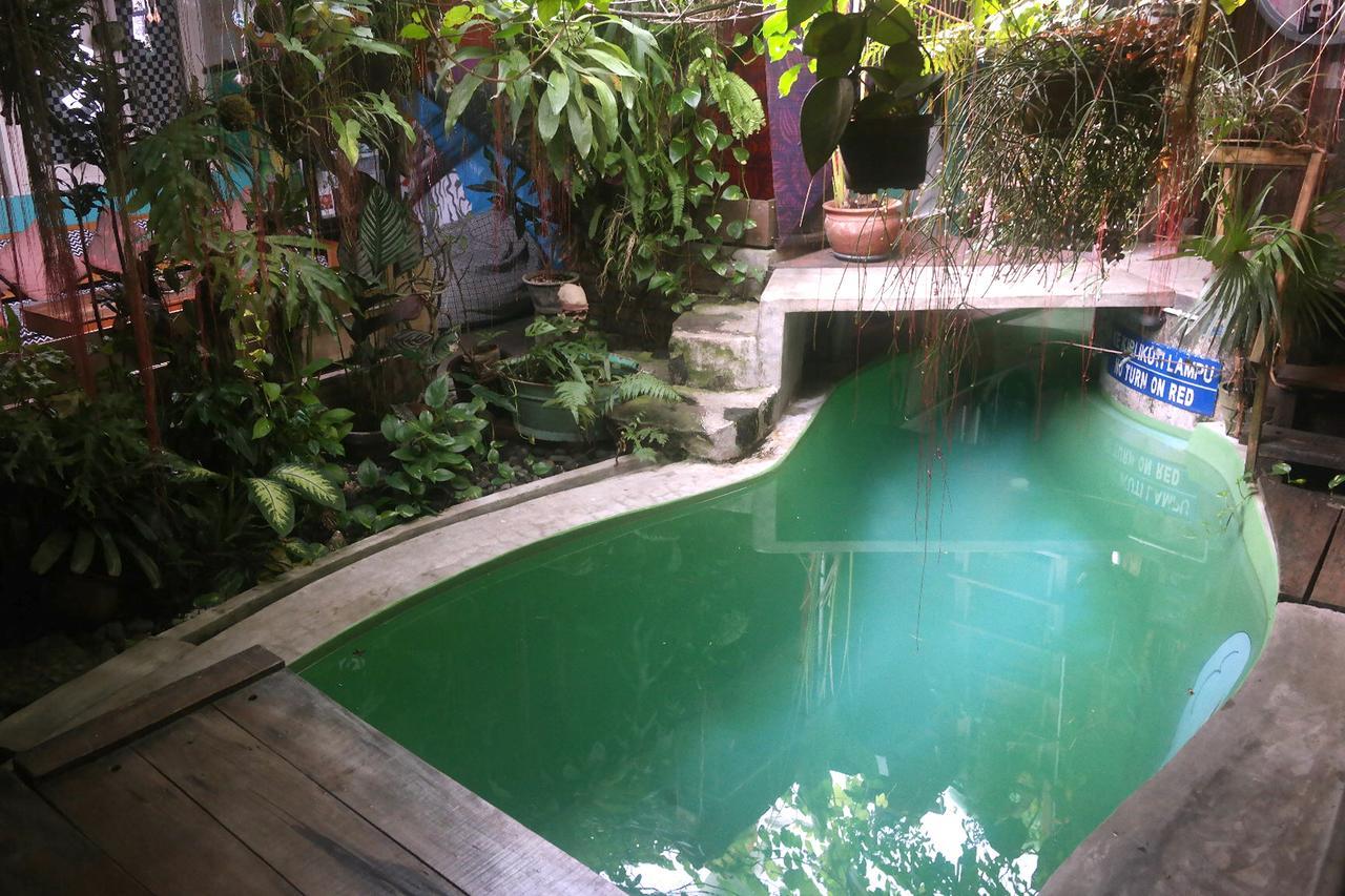 Abrakadabra! Artbnb ยอกยาการ์ตา ภายนอก รูปภาพ
