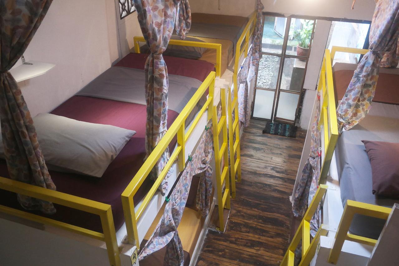 Abrakadabra! Artbnb ยอกยาการ์ตา ภายนอก รูปภาพ