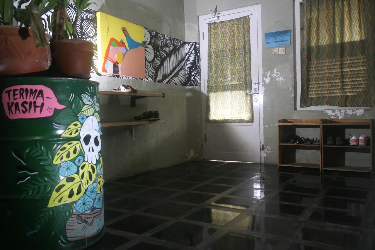 Abrakadabra! Artbnb ยอกยาการ์ตา ภายนอก รูปภาพ