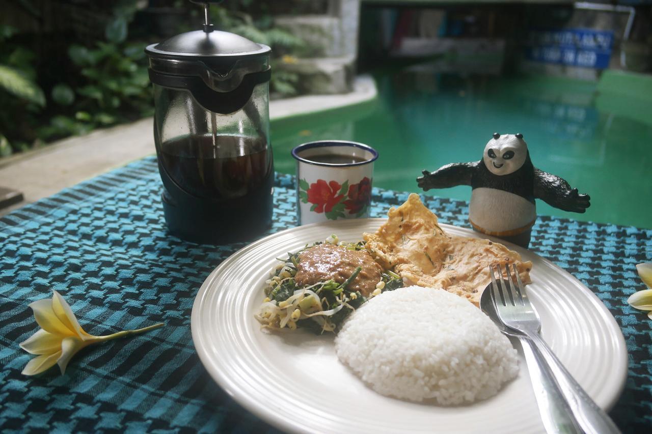 Abrakadabra! Artbnb ยอกยาการ์ตา ภายนอก รูปภาพ