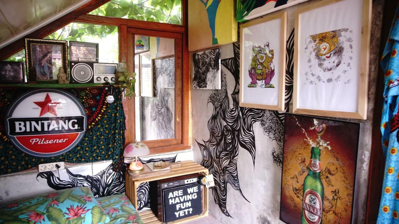 Abrakadabra! Artbnb ยอกยาการ์ตา ภายนอก รูปภาพ