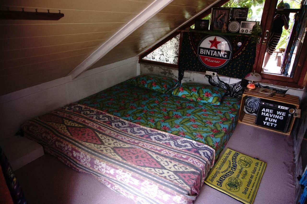 Abrakadabra! Artbnb ยอกยาการ์ตา ภายนอก รูปภาพ